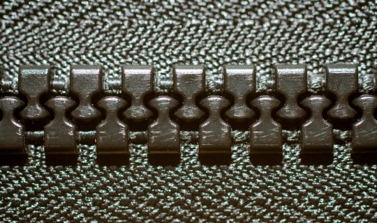 Plastic Moulded Chain Zip Fastener             