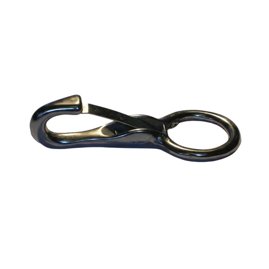 Figure-8 snap hook in square format
